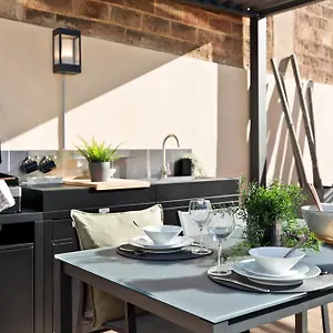https://apartments-barcelona-home-deco-eixample.catalonia-hotels.com